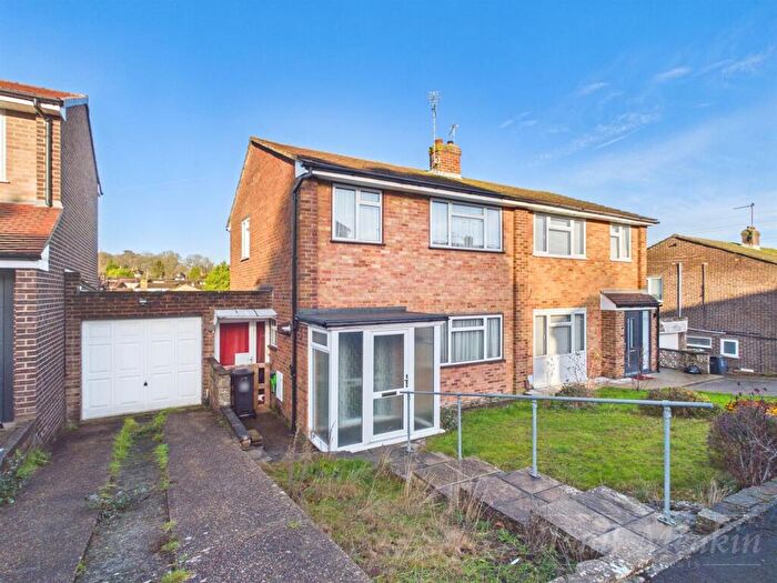 3 Bedroom Semi Detached House For Sale In Ambleside Gardens, South Croydon, CR2