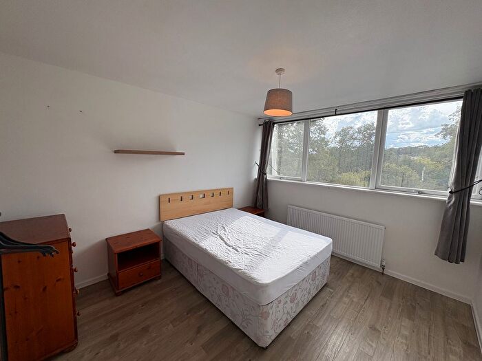 2 Bedroom Flat To Rent In Abbey Court, Coventry, CV3