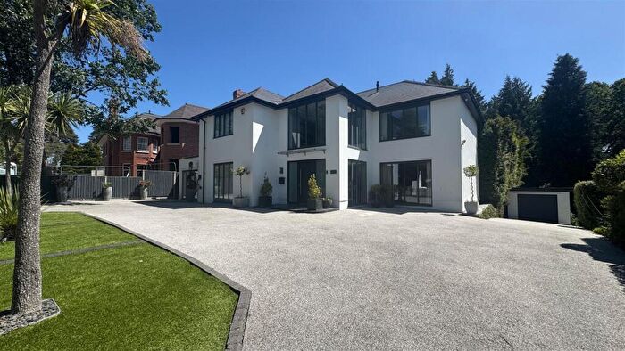 4 Bedroom Detached House To Rent In Elgin Road, Talbot Woods, BH4