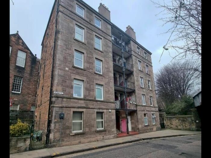 3 Bedroom Flat To Rent In Brand Place, Edinburgh, EH8