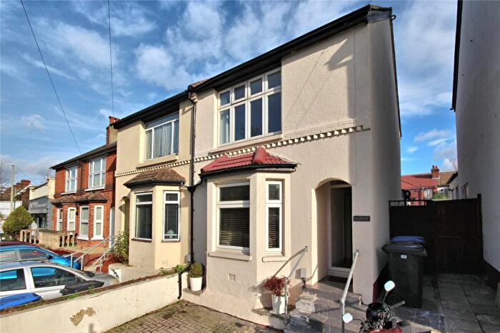 4 Bedroom Semi-Detached House To Rent In Woking, Surrey, GU22