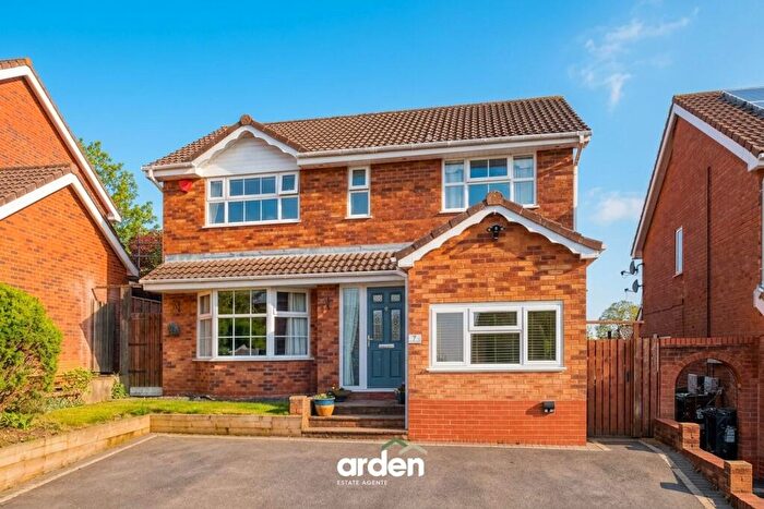 4 Bedroom Detached House For Sale In Foxlydiate Lane, Redditch, B97