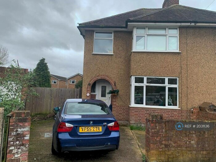 3 Bedroom Semi-Detached House To Rent In St. Johns Road, Windsor, SL4