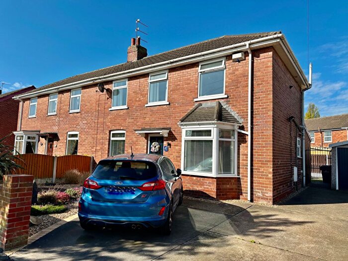 3 Bedroom Semi-Detached House For Sale In Sutton Road, Kirk Sandall, Doncaaster, DN3