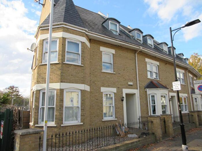 1 Bedroom Flat For Sale In Park Avenue, Park Road, Westcliff On Sea, SS0