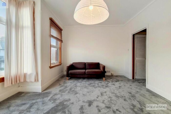 2 Bedroom Flat To Rent In Oxford Avenue, Wimbledon Chase, SW20