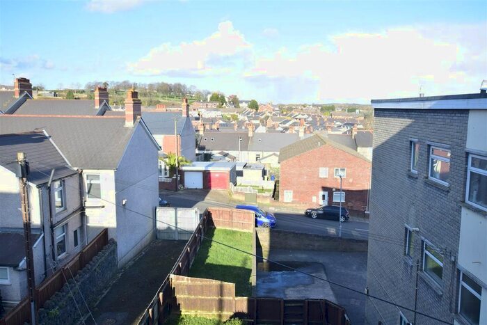 1 Bedroom Flat To Rent In Holton Road, Barry, CF63
