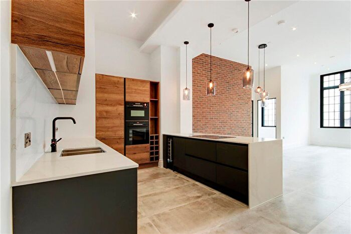 2 Bedroom Flat For Sale In Grosvenor Road, Tunbridge Wells, Kent, TN1