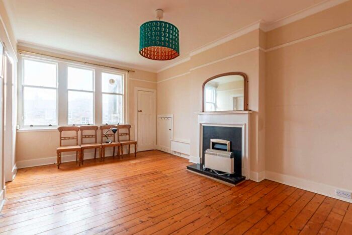 2 Bedroom Flat To Rent In L Learmonth Grove, Edinburgh, EH4
