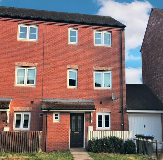4 Bedroom Terraced House To Rent In Congreve Way, Stratford-Upon-Avon, CV37