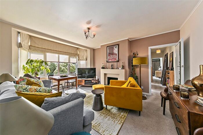 2 Bedroom Flat For Sale In The Grove, St. Margarets Road, Twickenham, TW1