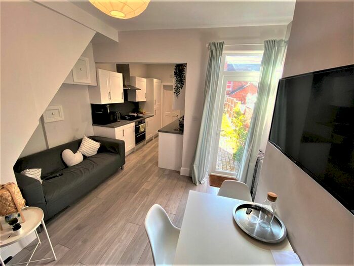 3 Bedroom End Of Terrace House To Rent In Richmond Street, Coventry, CV2