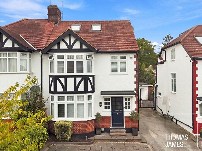 4 Bedroom Semi-Detached House For Sale In Park View, London, N21
