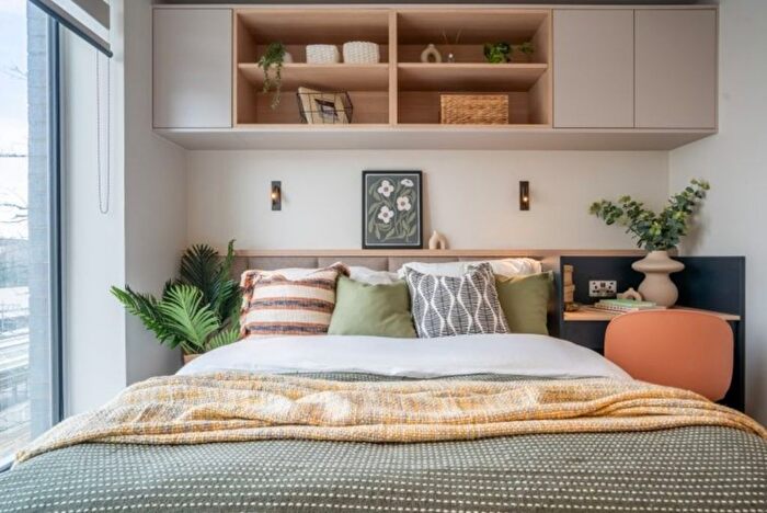 Studio To Rent In The Mall, London, W5