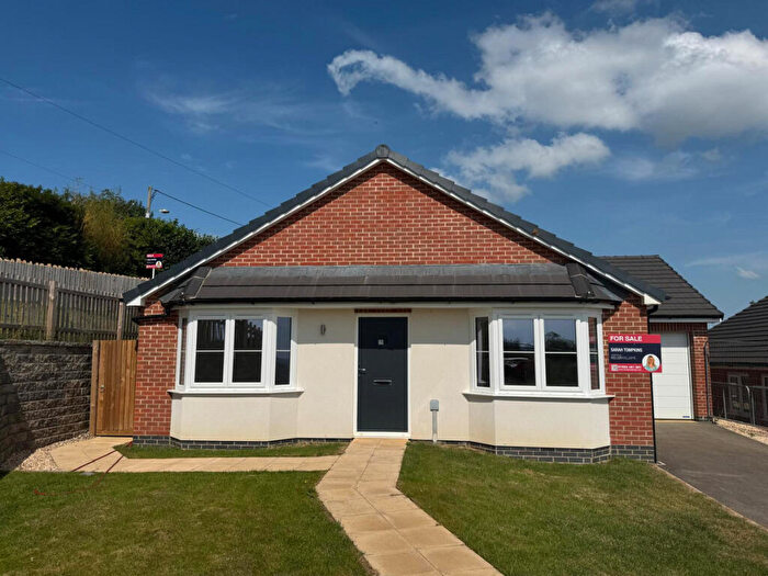 2 Bedroom Bungalow For Sale In Broadweavers Close, Wincanton, BA9