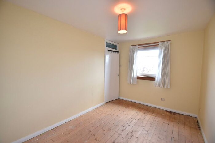 3 Bedroom End Of Terrace House For Sale In Barclay Way, Livingston, EH54