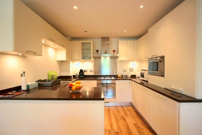 2 Bedroom Flat To Rent In Green Lane, Northwood, HA6