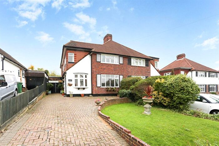 4 Bedroom Semi-Detached House For Sale In Oaks Avenue, Worcester Park, KT4