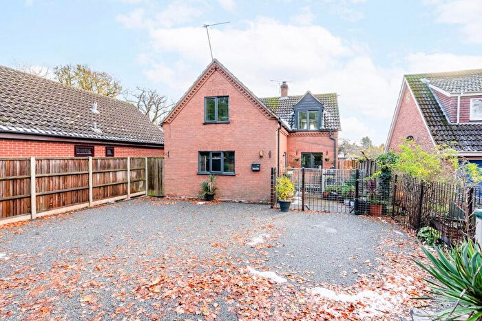 4 Bedroom Detached House For Sale In Main Road, Filby, NR29