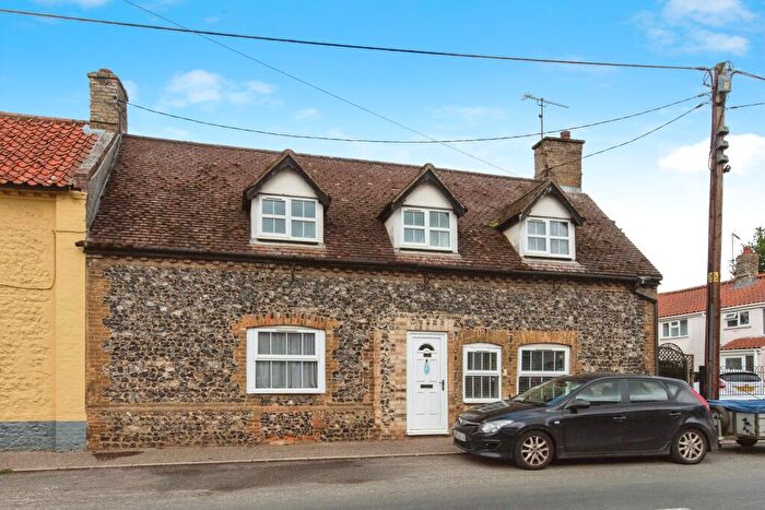 4 Bedroom Semi-Detached House For Sale In High Street Methwold, Thetford Norfolk, IP26