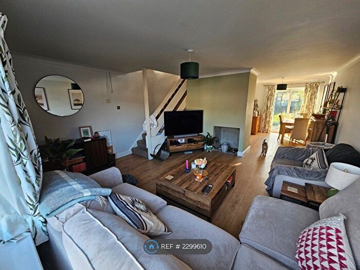 2 Bedroom Semi-Detached House To Rent In Longfellow Drive, Abingdon, OX14