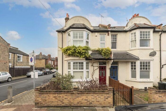 5 Bedroom Semi-Detached House To Rent In Tranmere Road, London, SW18
