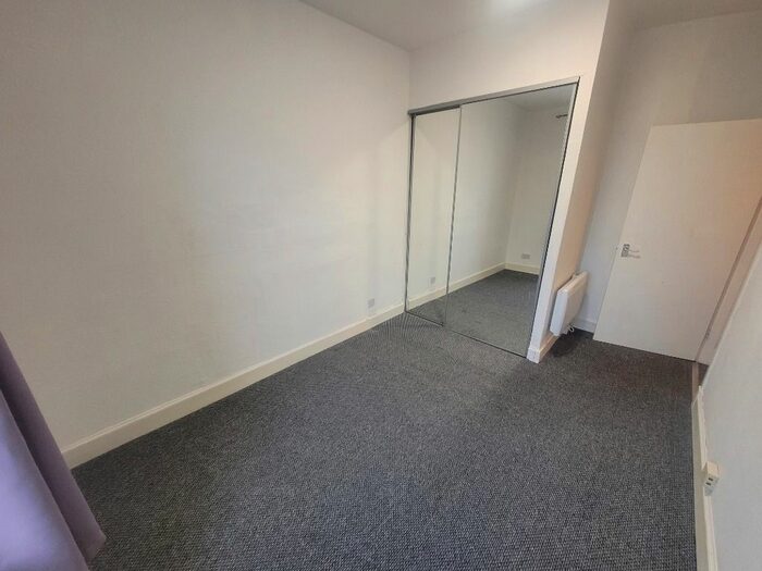 1 Bedroom Flat To Rent In Strathmartine Road, Coldside, Dundee, DD3