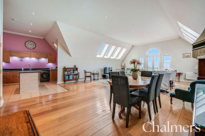 2 Bedroom Flat For Sale In Rhapsody Crescent, Warley, Brentwood, CM14