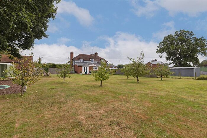 3 Bedroom Semi-detached House For Sale In Maidstone Road, Marden, TN12