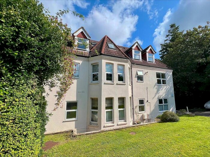 1 Bedroom Flat To Rent In Snowdon Road, Westbourne, Bournemouth, BH4