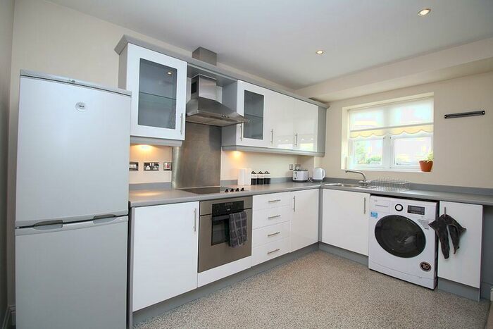 2 Bedroom Flat To Rent In Manor Gardens Close, Loughborough, LE11