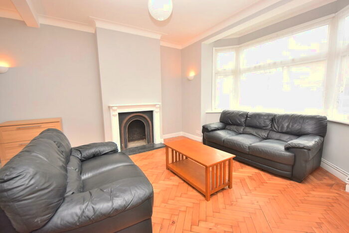 4 Bedroom Terraced House To Rent In Cranley Drive, Newbury Park, IG2