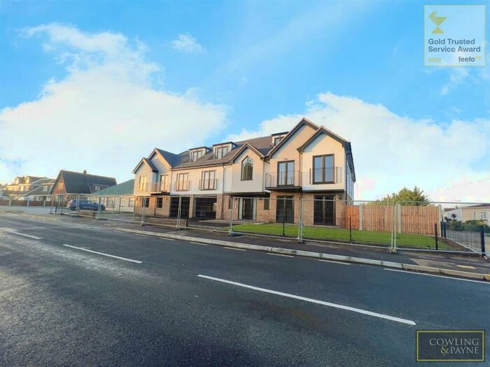2 Bedroom Apartment To Rent In Chestnuts, Crays Hills, Billericay, CM11
