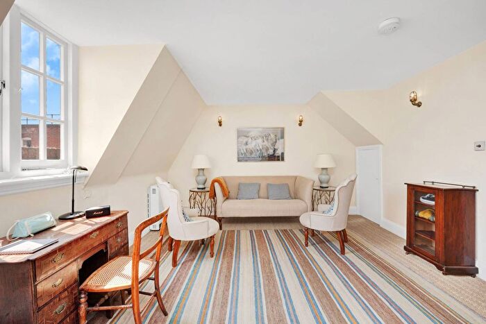 1 Bedroom Flat For Sale In Clapham Road, Oval, London, SW9