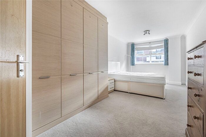 2 Bedroom Flat To Rent In Newton Street, London, WC2B