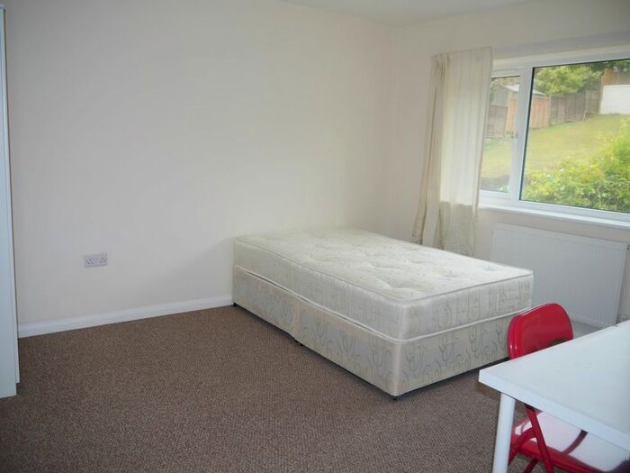 2 Bedroom Flat To Rent In Crespin Way, Brighton, BN1
