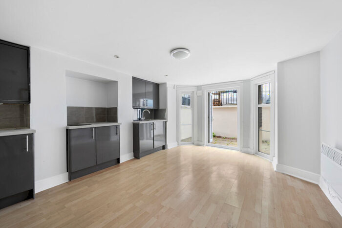 Property To Rent In Fairfield South, Kingston Upon Thames, KT1