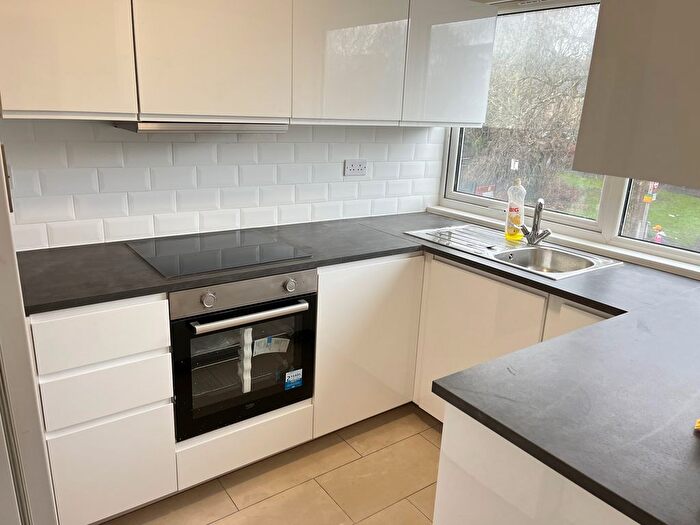 3 Bedroom Flat To Rent In Lordship Lane, Wood Green, N22