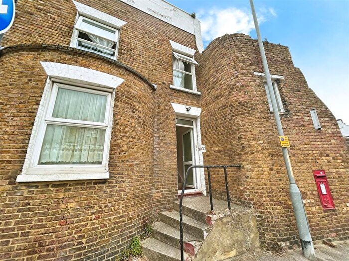 2 Bedroom Flat To Rent In Kings Road, Herne Bay, CT6