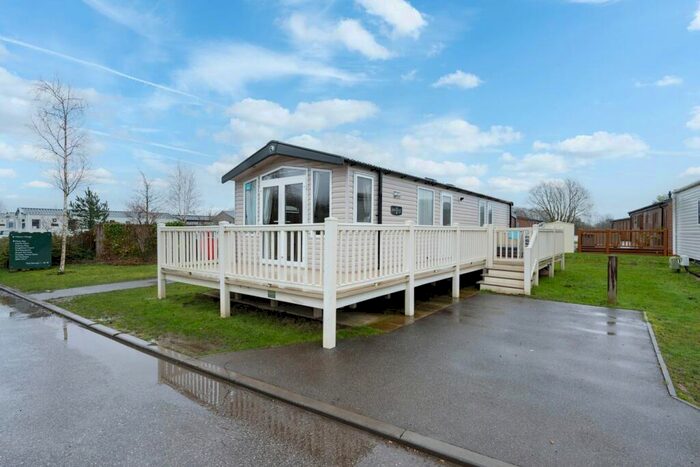 3 Bedroom Park Home For Sale In Tattershall Lakes Country Park, Tattershall, Lincoln, LN4