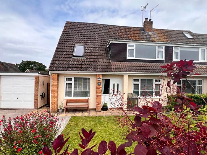 4 Bedroom Semi-Detached House For Sale In Yeomead, Nailsea, North Somerset, BS48