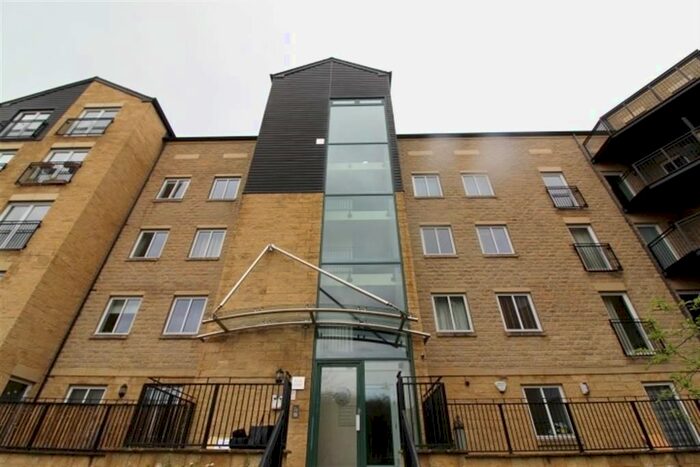 2 Bedroom Flat To Rent In Ellis Court, Textile Street, WF13