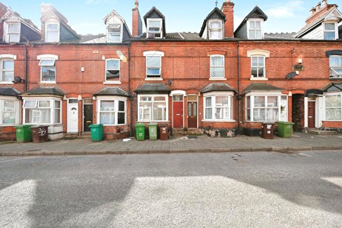 4 Bedroom Terraced House For Sale In Myrtle Avenue, Nottingham, Nottinghamshire, NG7
