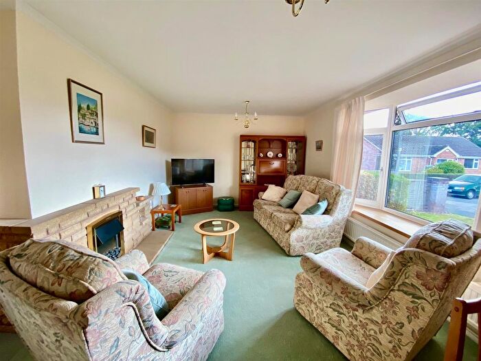 2 Bedroom Detached Bungalow For Sale In Beverley Way, Malvern, WR14