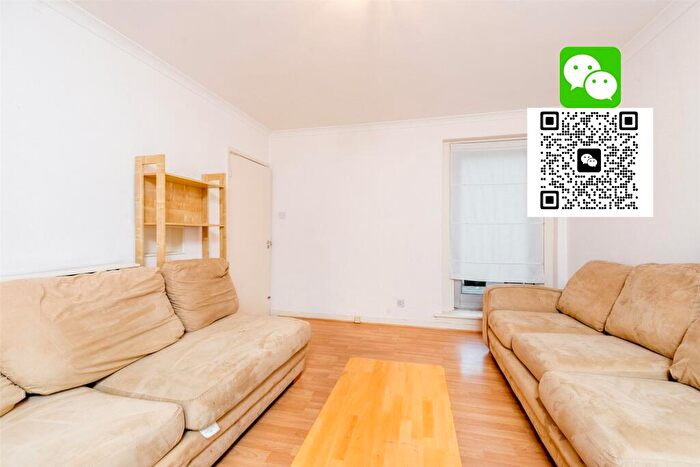 3 Bedroom Flat To Rent In Parkgate Road, Battersea, SW11