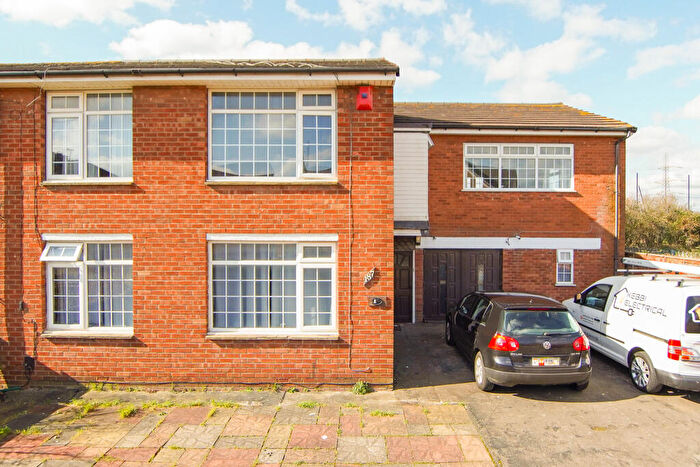 6 Bedroom Semi-Detached House To Rent In Landseer Avenue, Horfield, BS7