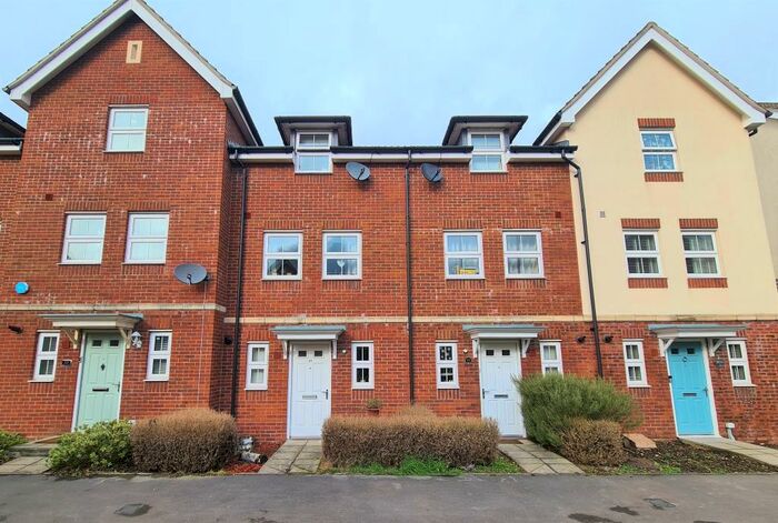 3 Bedroom Town House To Rent In Hansen Gardens, Hedge End, SO30