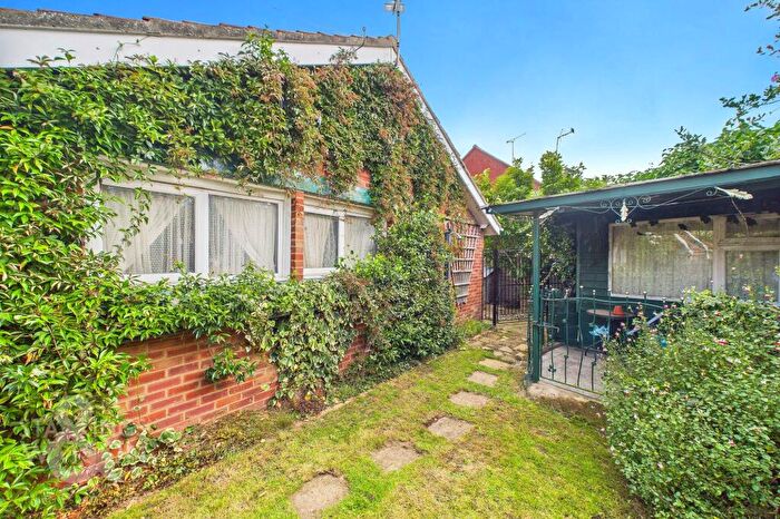 3 Bedroom Semi-Detached Bungalow For Sale In The Street, Sea Palling, NR12