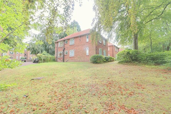 3 Bedroom Flat For Sale In Foxley Hall, Higher Drive, Purley, CR8