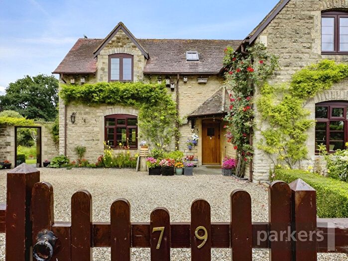 3 Bedroom Semi Detached House For Sale In Station Road, South Leigh, Witney, Oxfordshire, OX29